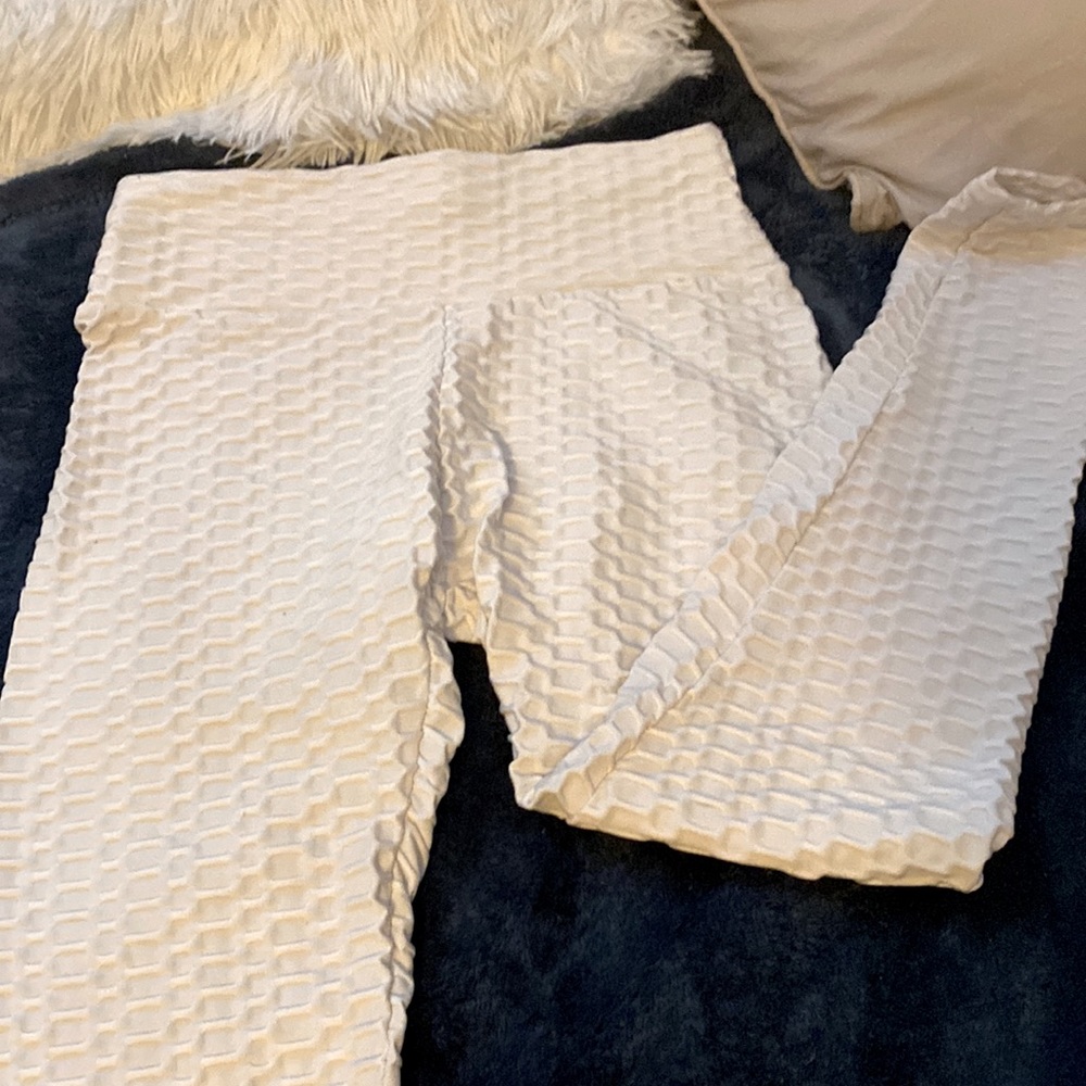 White stretchy leggings size s from Amazon